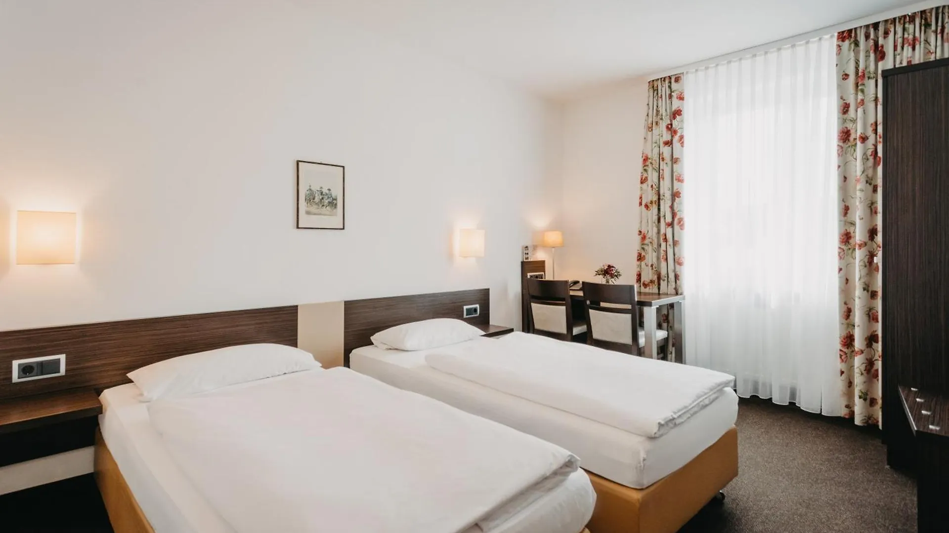 Hirschenwirt Otel Eichstätt 3*,